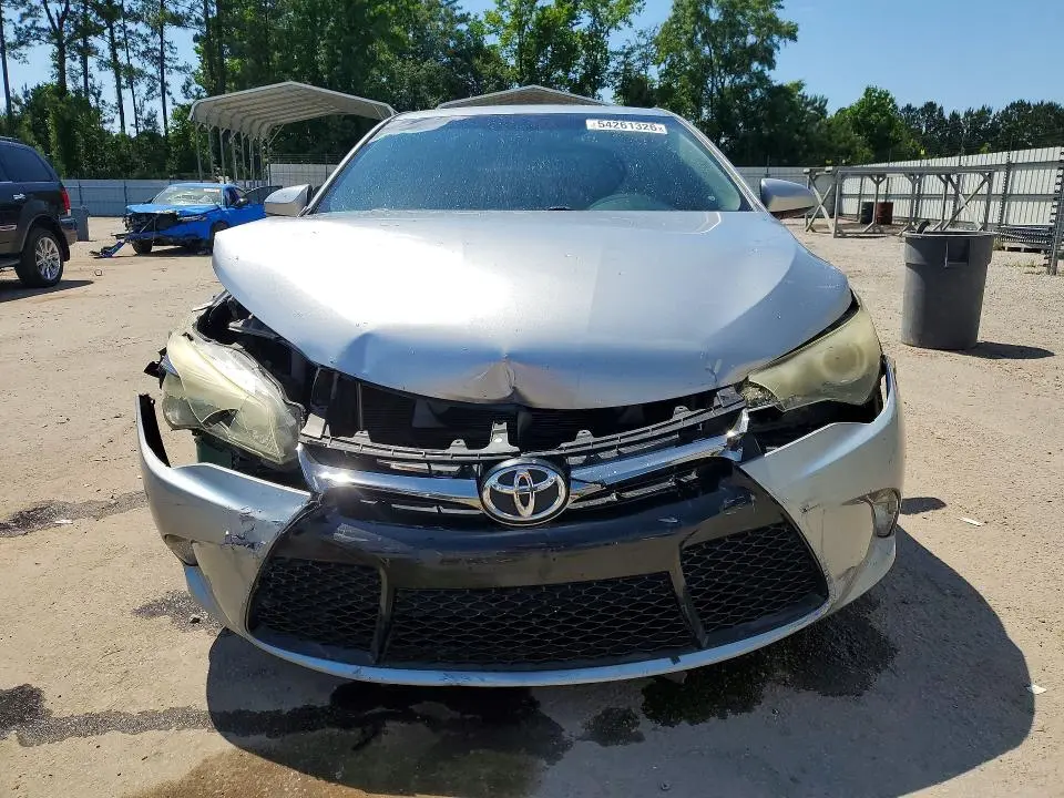 2015 TOYOTA CAMRY SE  