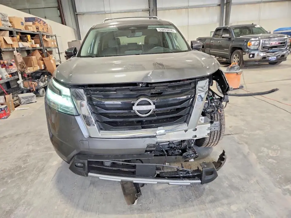2023 NISSAN PATHFINDER SL  