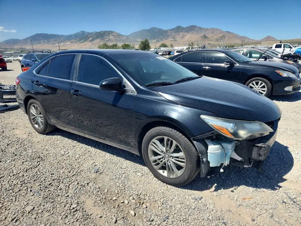 2017 TOYOTA CAMRY SE  