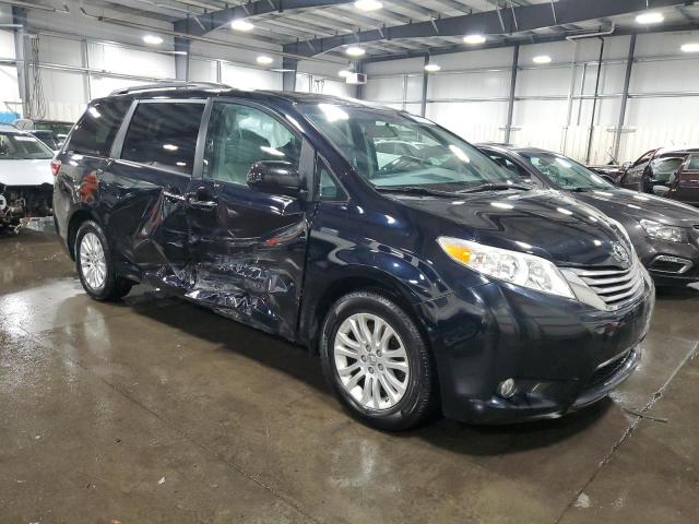 2017 TOYOTA SIENNA XLE