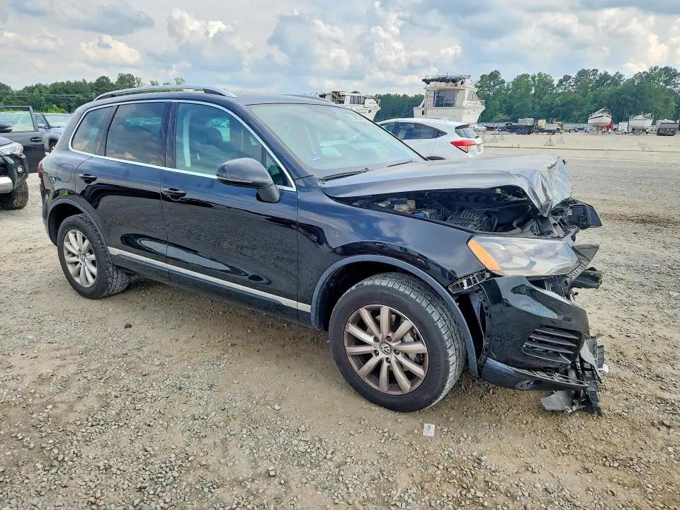 2011 VOLKSWAGEN TOUAREG V6  