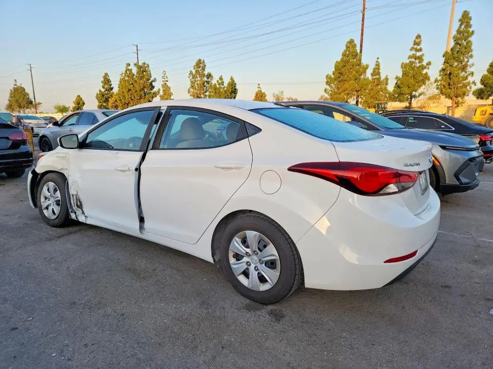 2016 HYUNDAI ELANTRA SE  