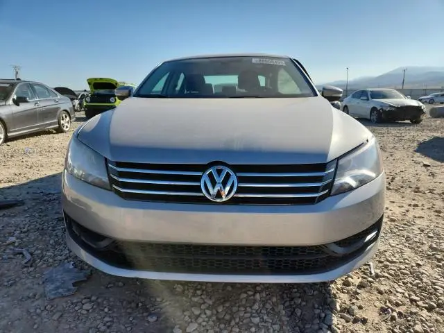 2013 VOLKSWAGEN PASSAT SE  