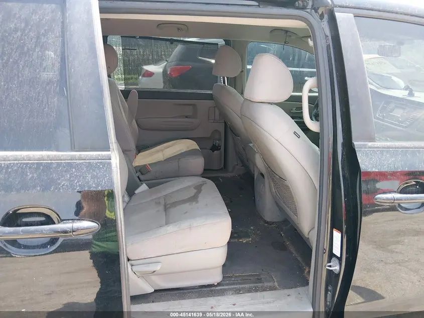 2016 KIA SEDONA LX
