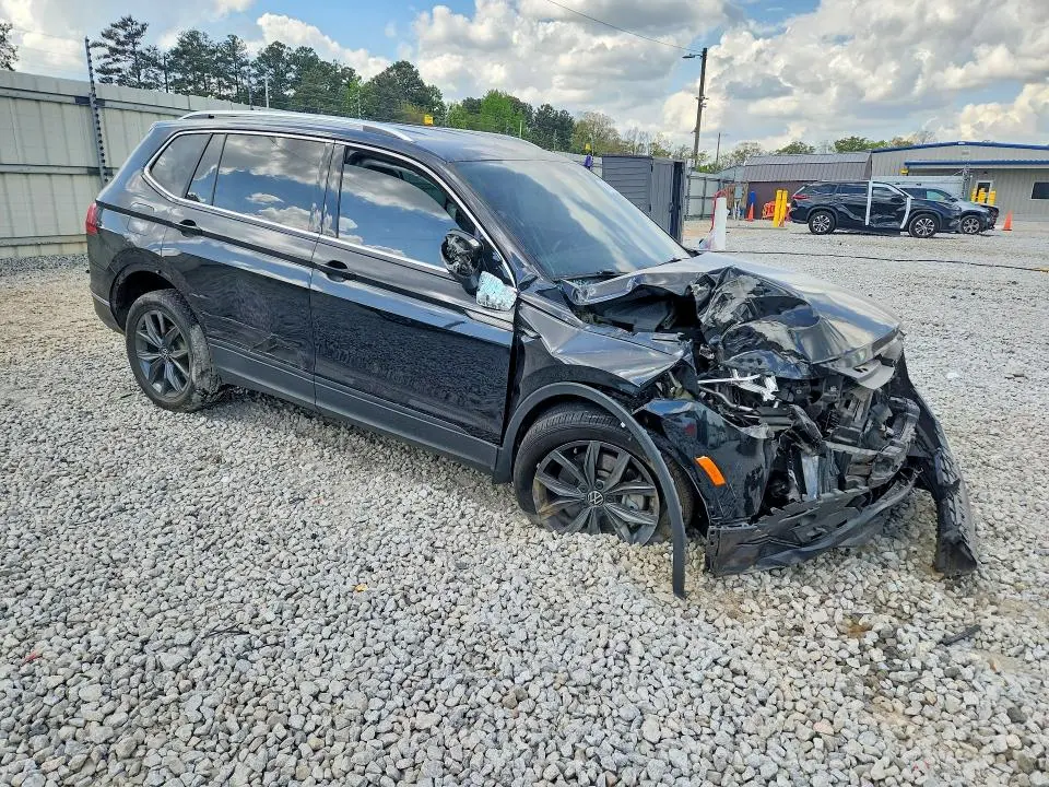 2022 VOLKSWAGEN TIGUAN SE  