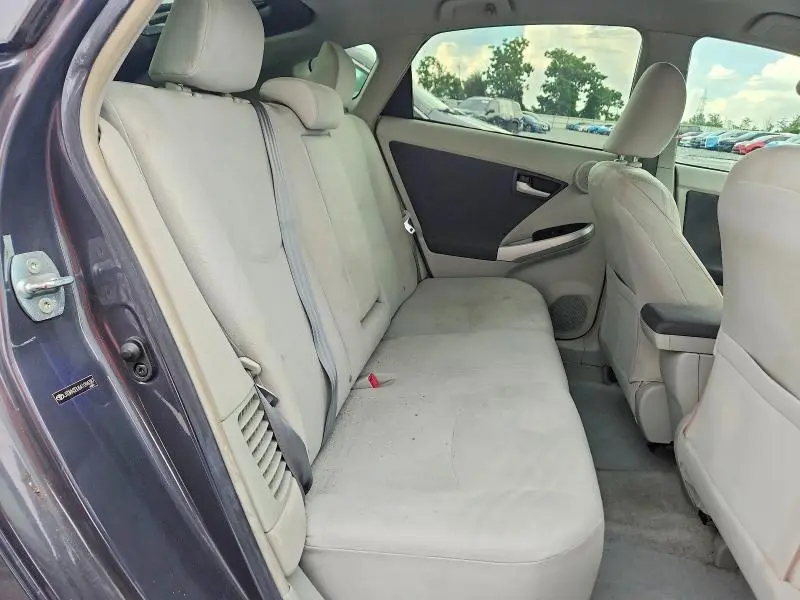 2010 TOYOTA PRIUS III  