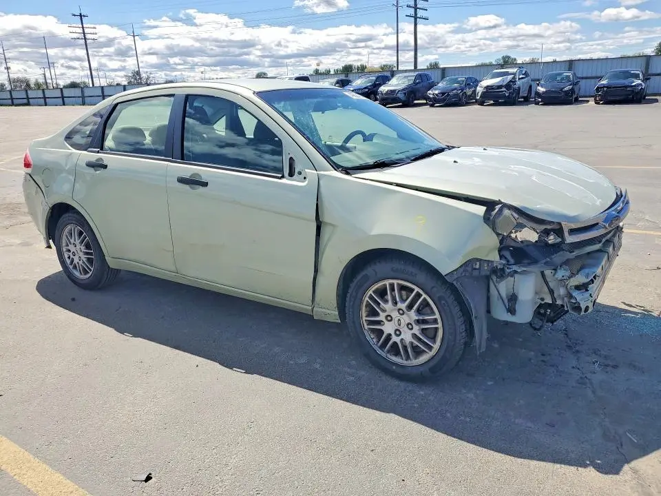 2010 FORD FOCUS SE  