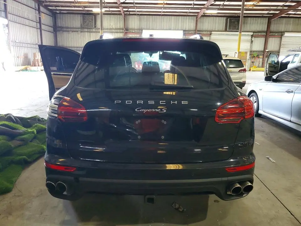 2016 PORSCHE CAYENNE S  