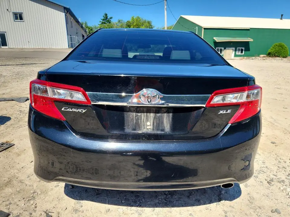 2012 TOYOTA CAMRY XLE  