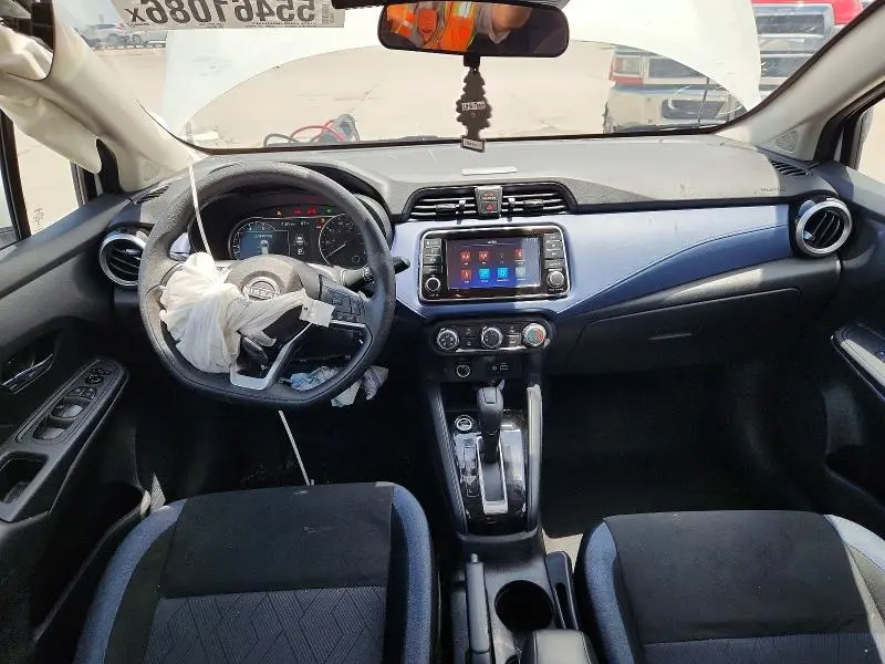 2024 NISSAN VERSA SV  