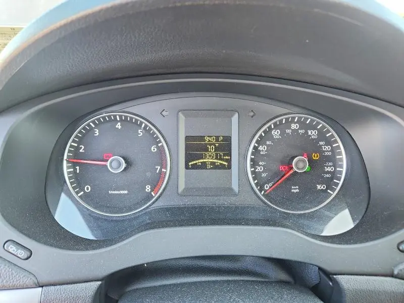 2013 VOLKSWAGEN JETTA SE  