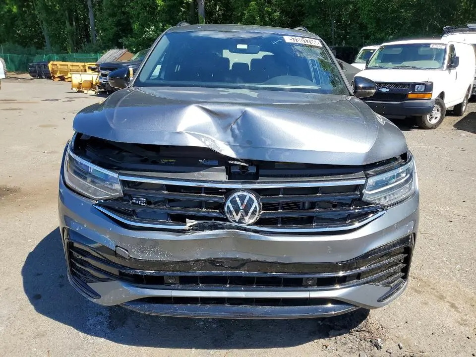2023 VOLKSWAGEN TIGUAN SE R-LINE BLACK  