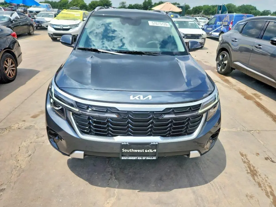 2025 KIA SELTOS EX  