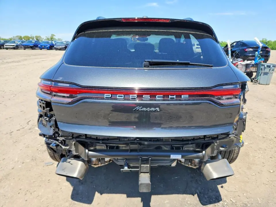 2025 PORSCHE MACAN BASE/T  