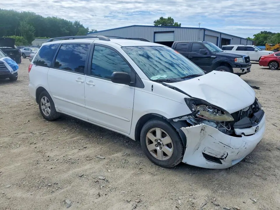 2010 TOYOTA SIENNA LE 7-PASSENGER  