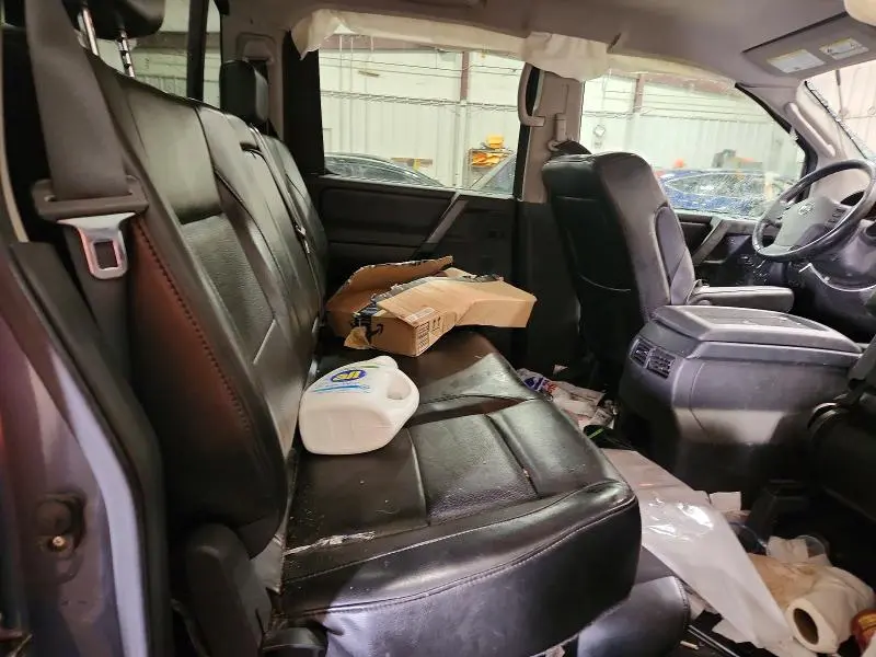 2010 NISSAN TITAN XE  