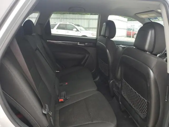2015 KIA SORENTO LX  