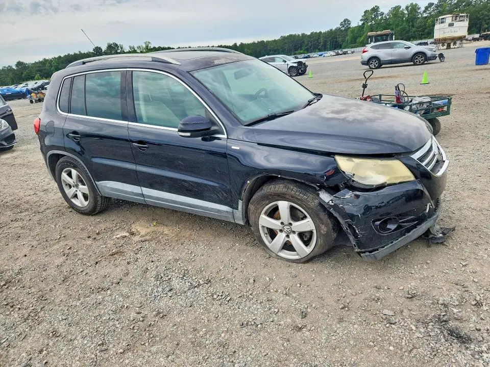 2010 VOLKSWAGEN TIGUAN S  