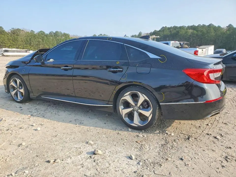 2018 HONDA ACCORD TOURING  