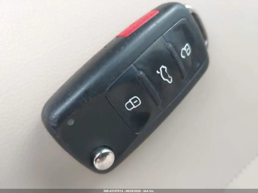 2014 VOLKSWAGEN BEETLE 1.8T