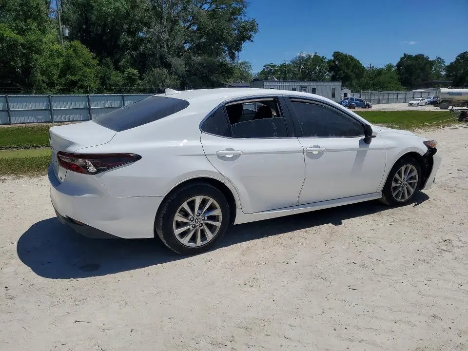 2021 TOYOTA CAMRY LE  