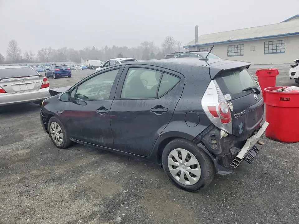 2014 TOYOTA PRIUS C THREE  