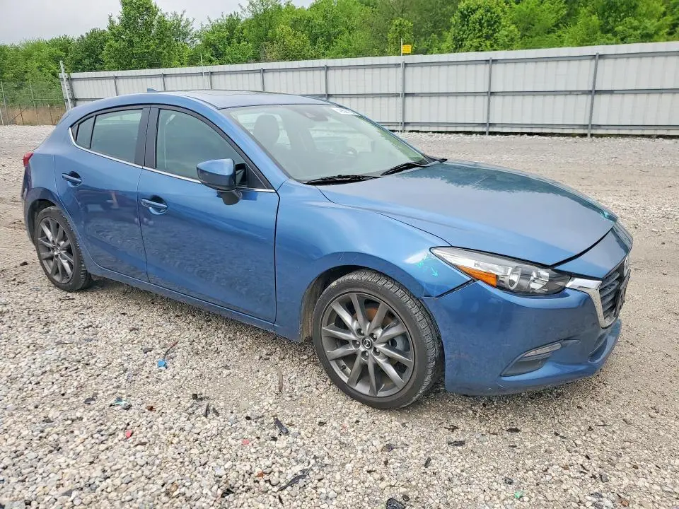 2018 MAZDA 3 TOURING  