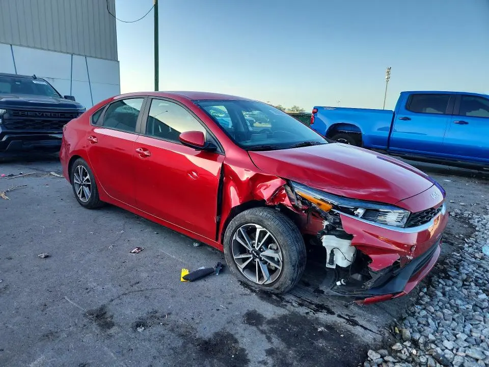 2023 KIA FORTE LXS  