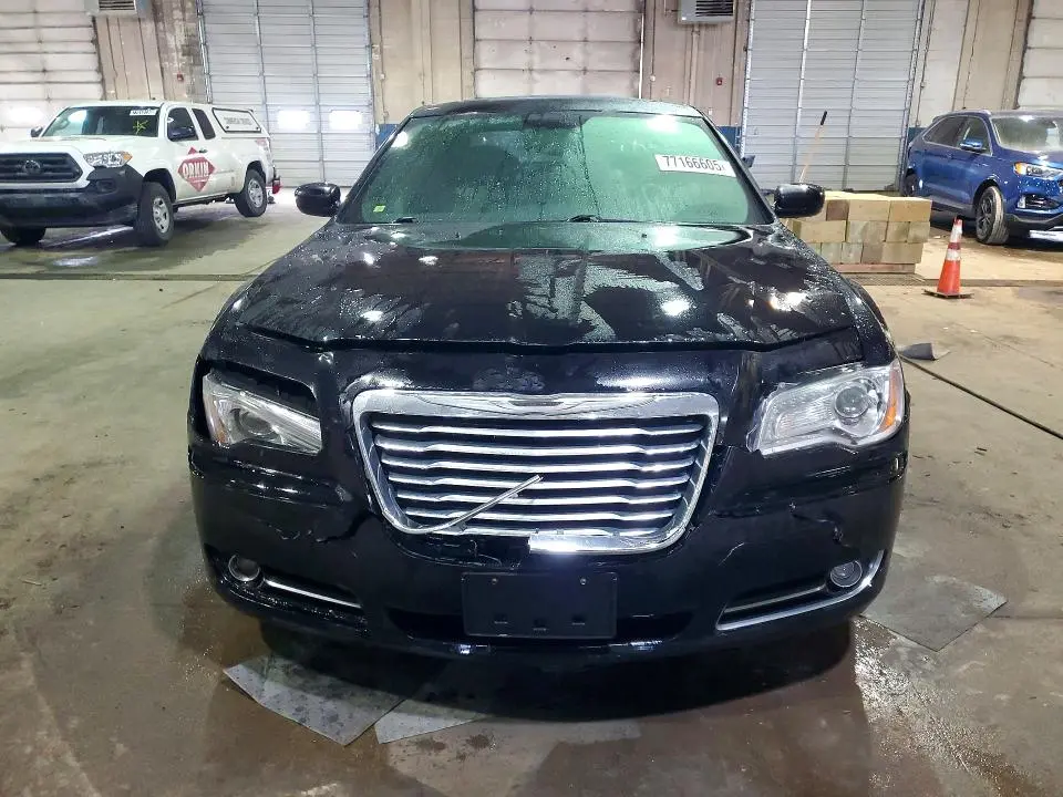 2013 CHRYSLER 300   