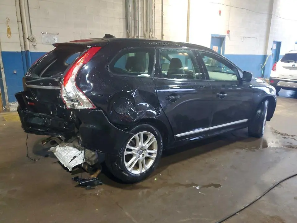 2015 VOLVO XC60 T5  