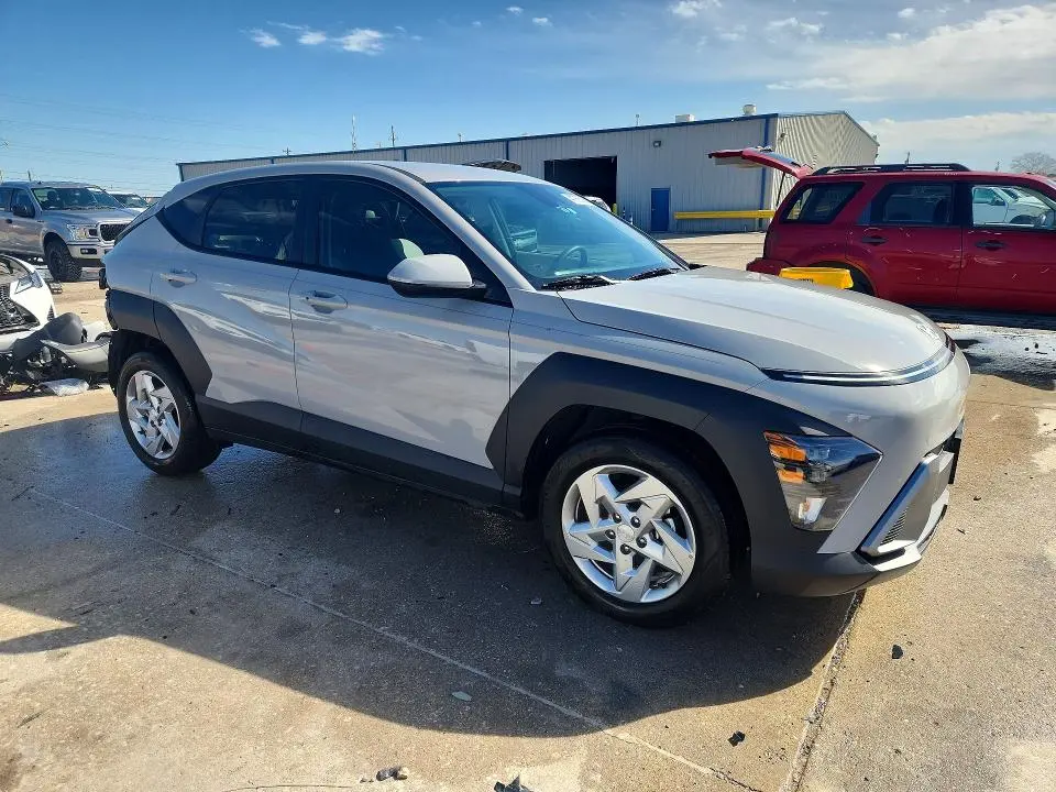 2025 HYUNDAI KONA SE  
