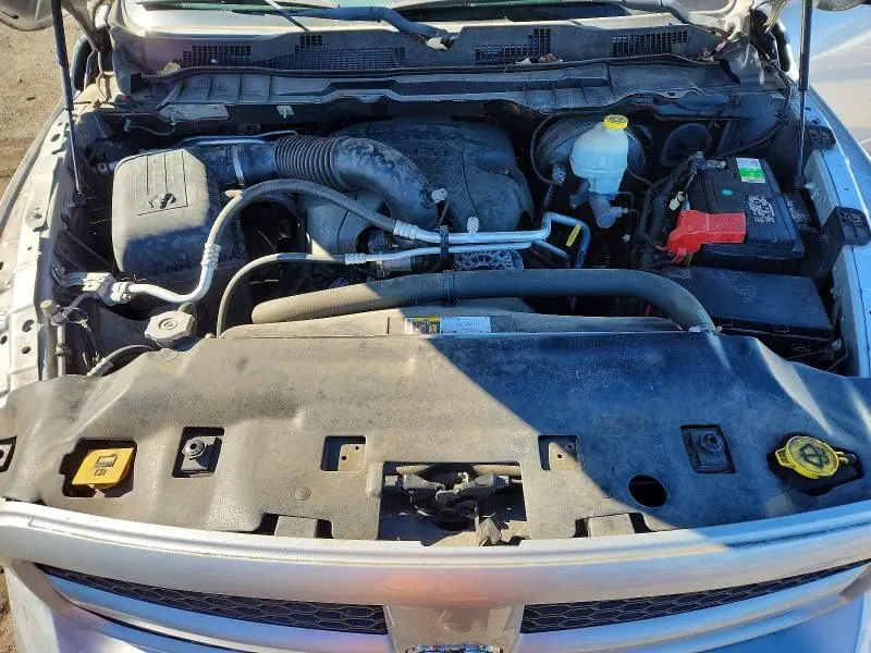 2016 RAM 1500 SLT  