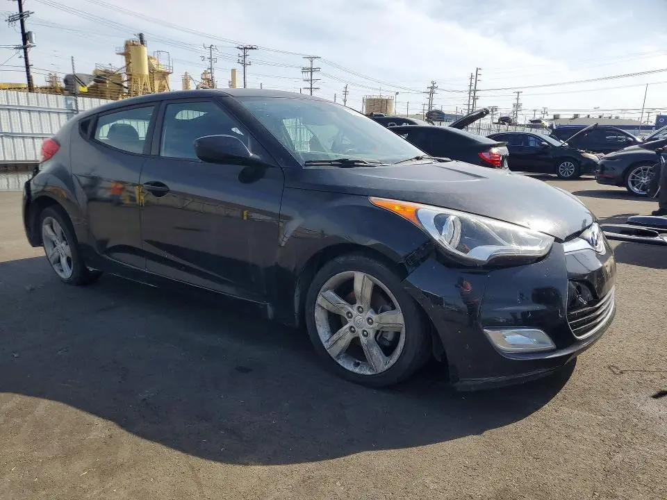 2013 HYUNDAI VELOSTER BASE  