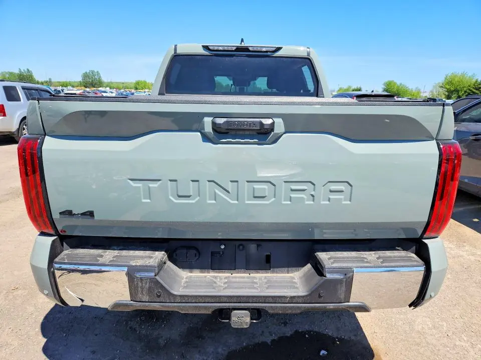 2024 TOYOTA TUNDRA SR5  