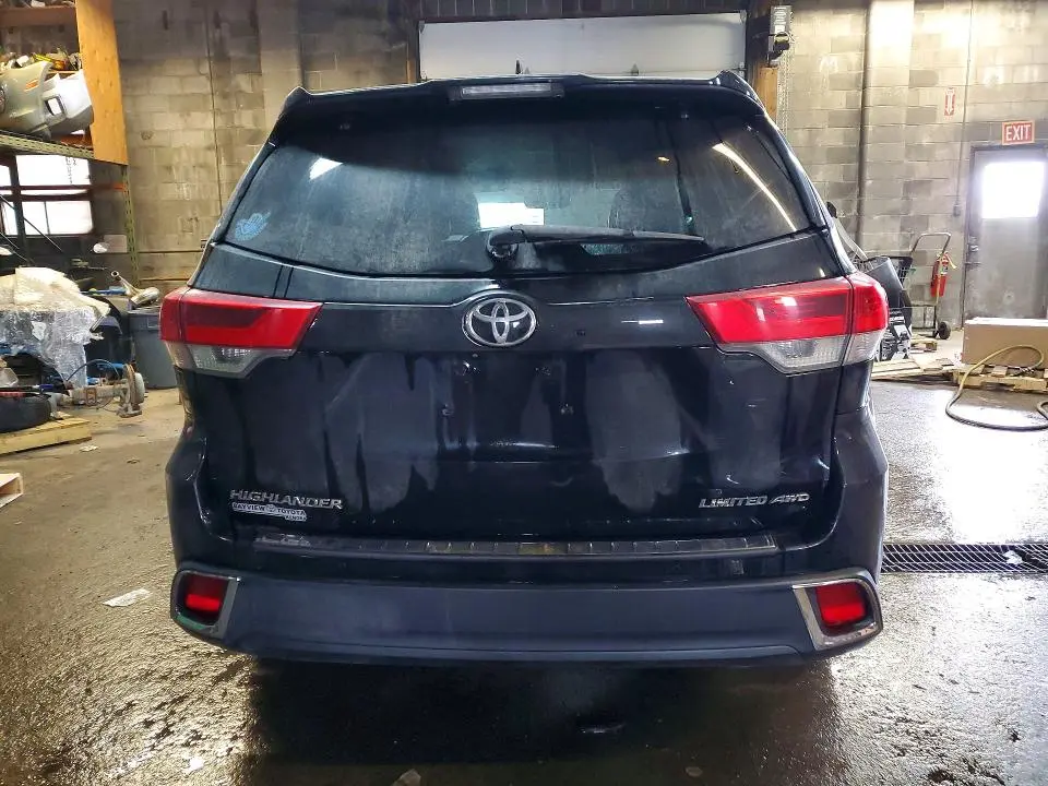 2017 TOYOTA HIGHLANDER LIMITED  