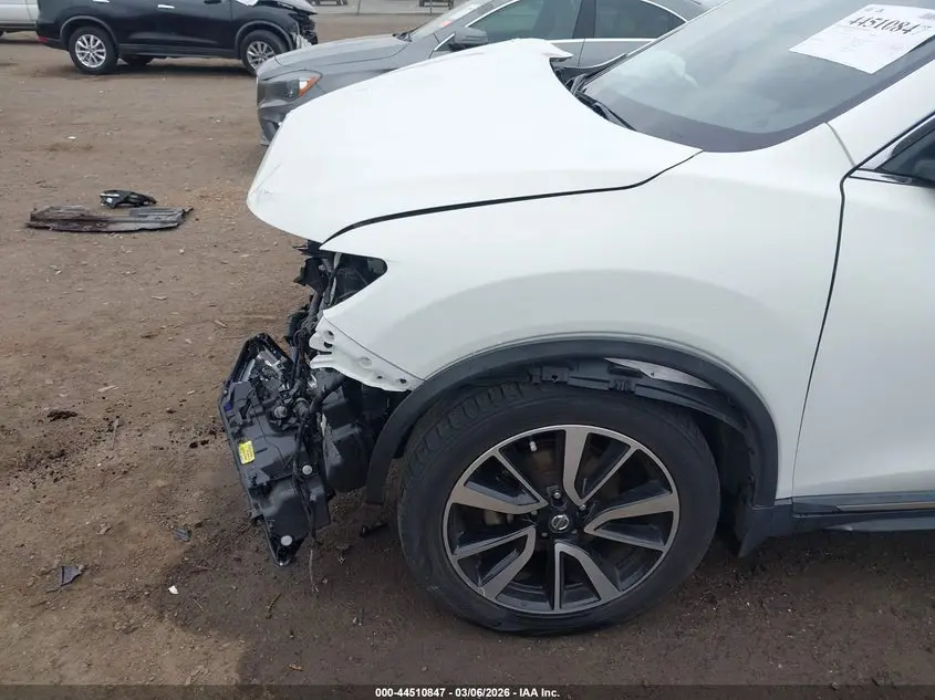 2019 NISSAN ROGUE SL