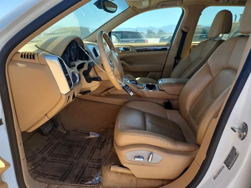 2014 PORSCHE CAYENNE   