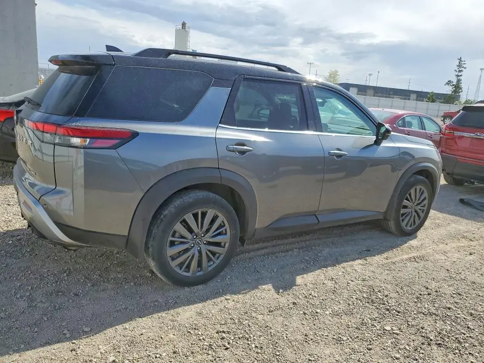 2024 NISSAN PATHFINDER SL  