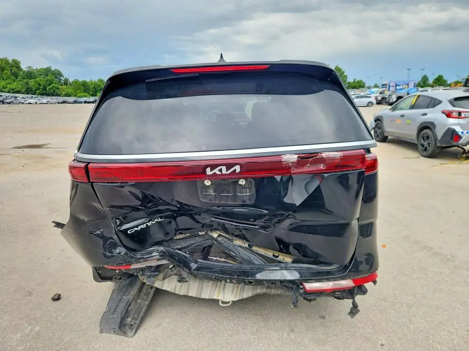 2023 KIA CARNIVAL LX  