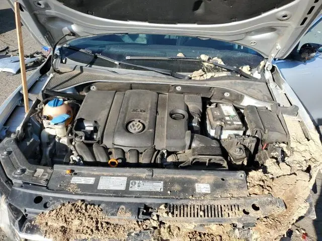 2013 VOLKSWAGEN PASSAT SE  