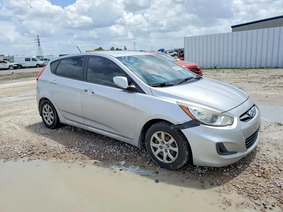 2013 HYUNDAI ACCENT GS  