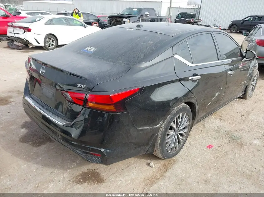 2023 NISSAN ALTIMA SV FWD