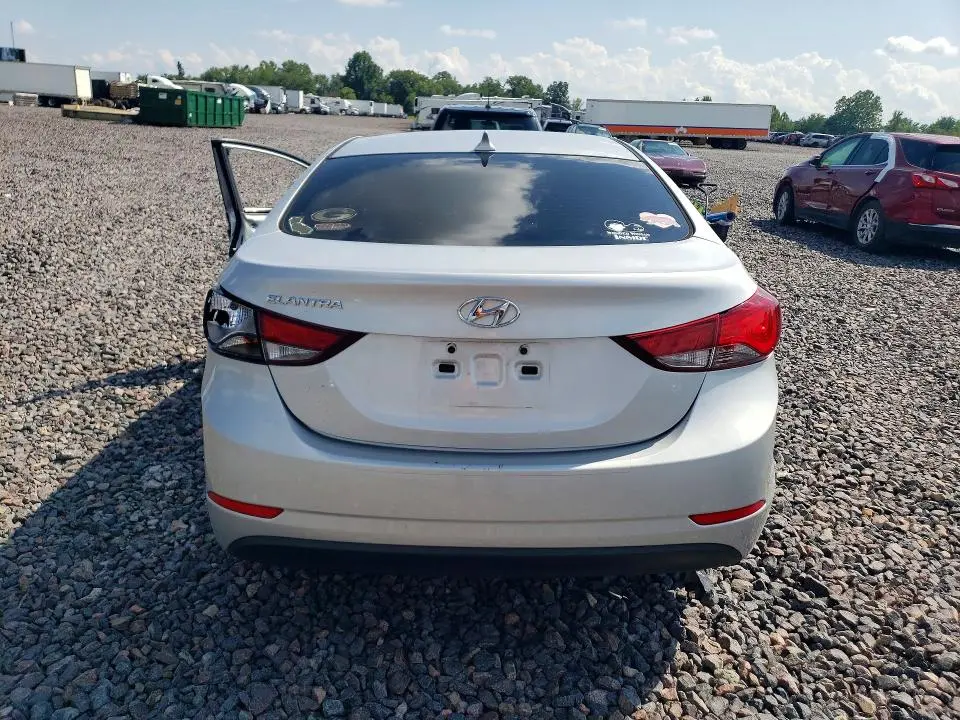 2015 HYUNDAI ELANTRA SE  