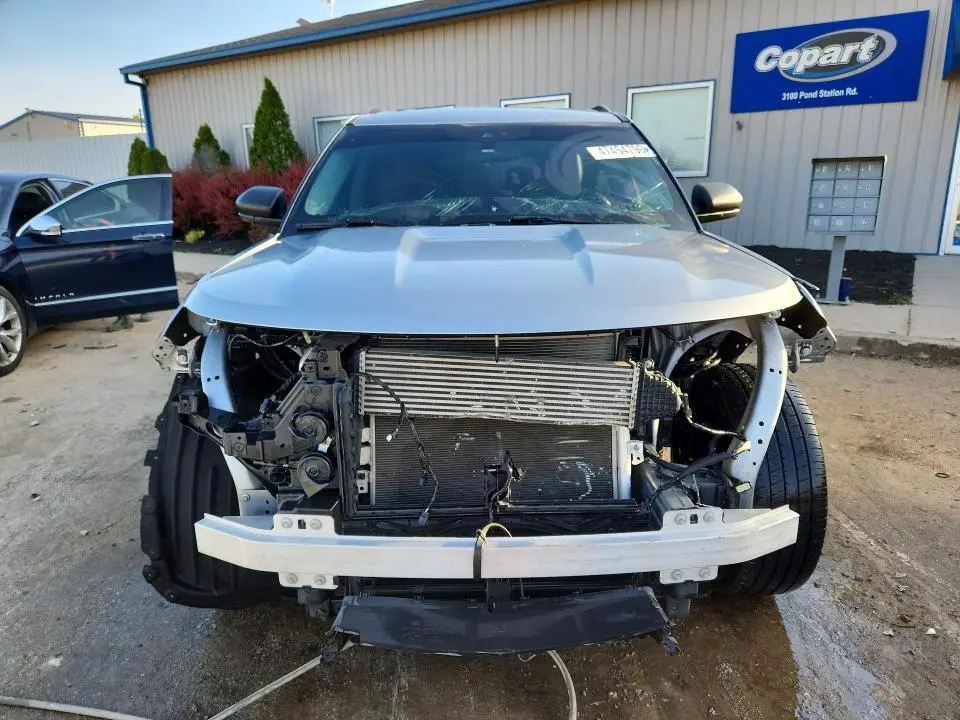 2022 FORD EXPLORER XLT  