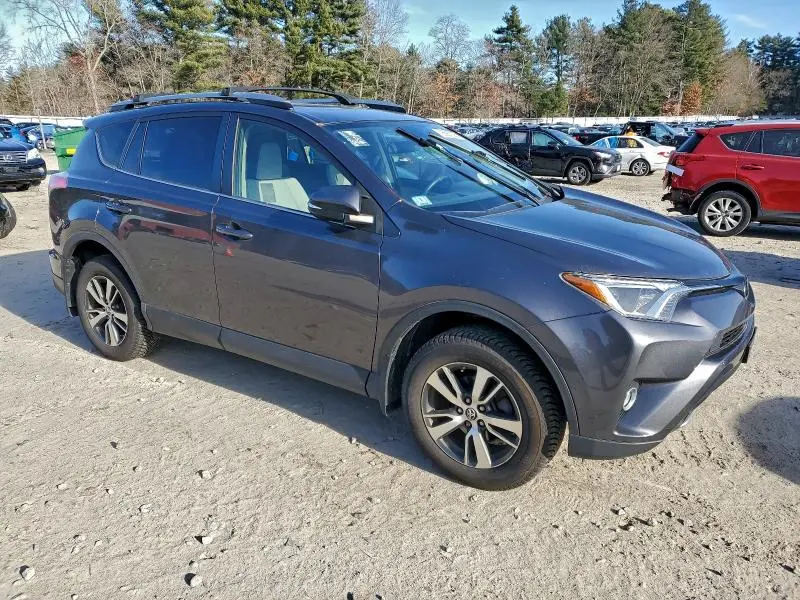 2017 TOYOTA RAV4 XLE  
