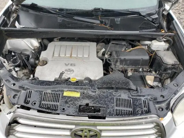 2010 TOYOTA HIGHLANDER SE  