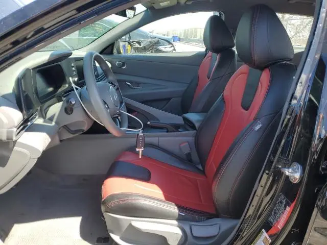 2024 HYUNDAI ELANTRA SE