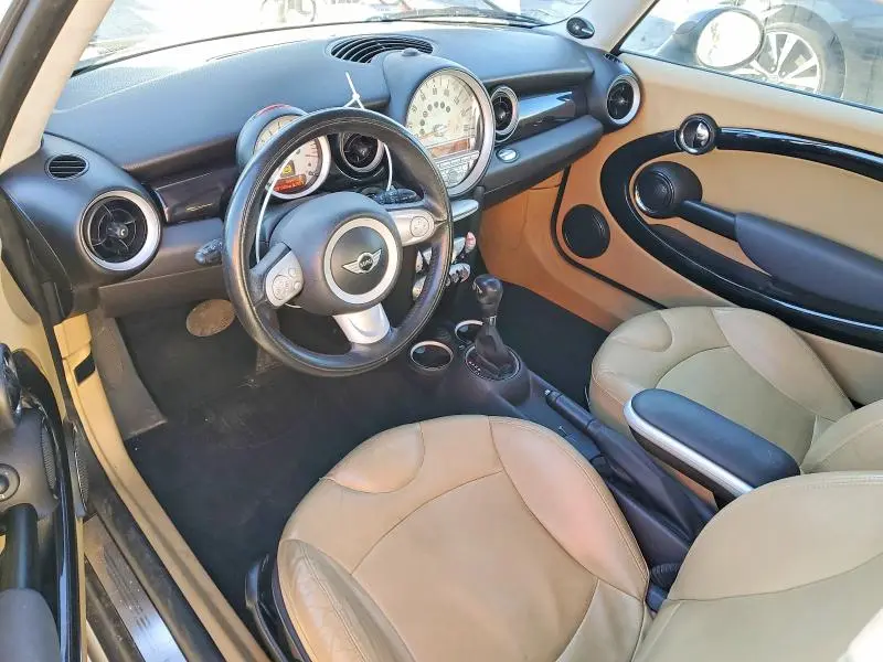 2010 MINI COOPER   