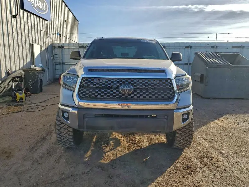 2018 TOYOTA TUNDRA CREWMAX SR5  