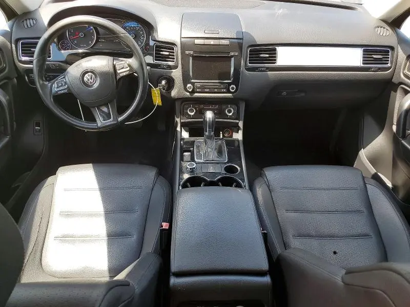 2014 VOLKSWAGEN TOUAREG V6  